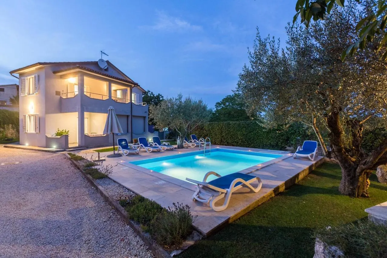 Apartman Lesa روفينجسكو سيلو شقة